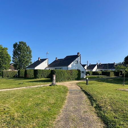 Les Lodges De Sainte-Suzanne Exterior photo