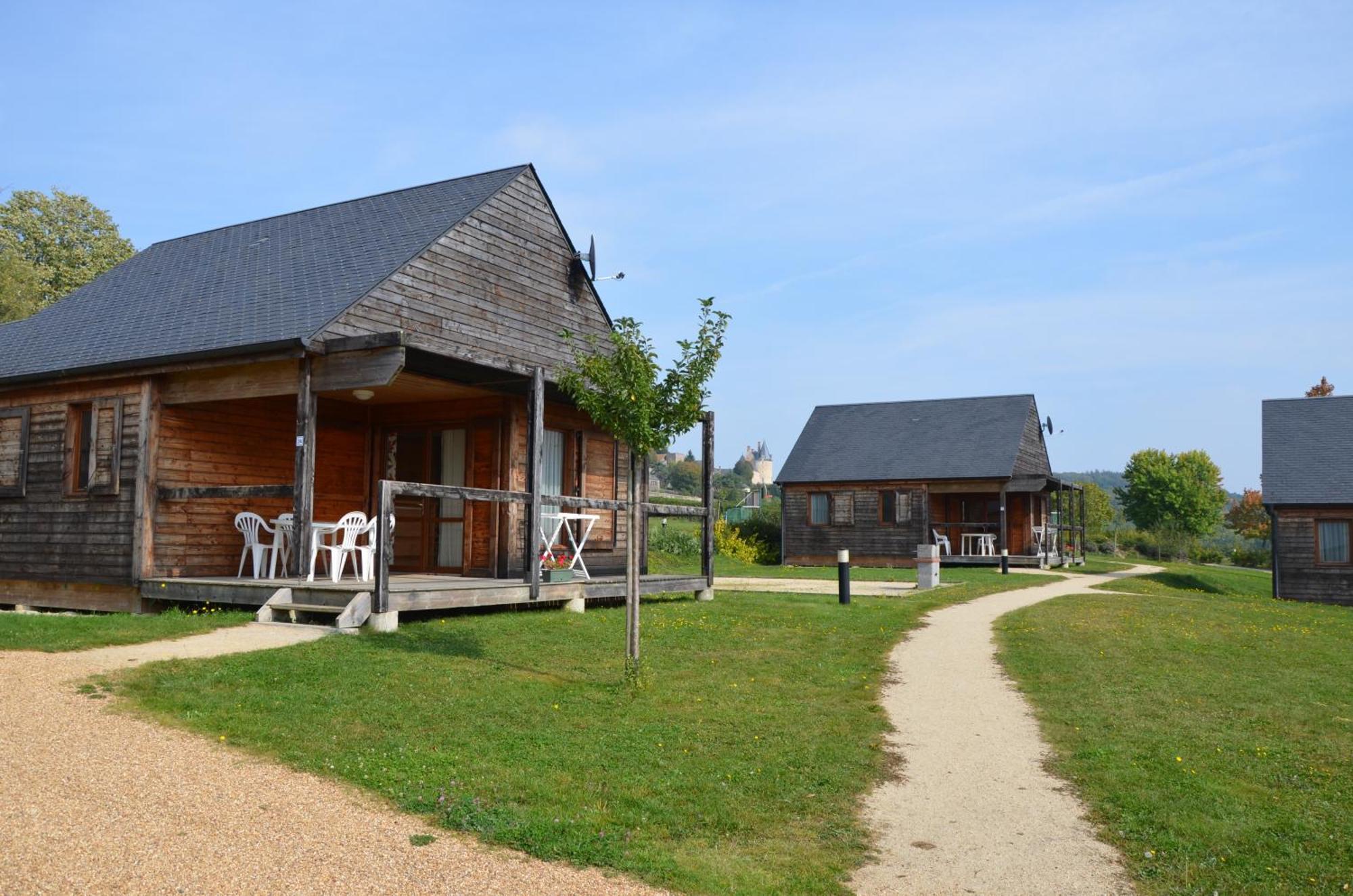 Les Lodges De Sainte-Suzanne Exterior photo