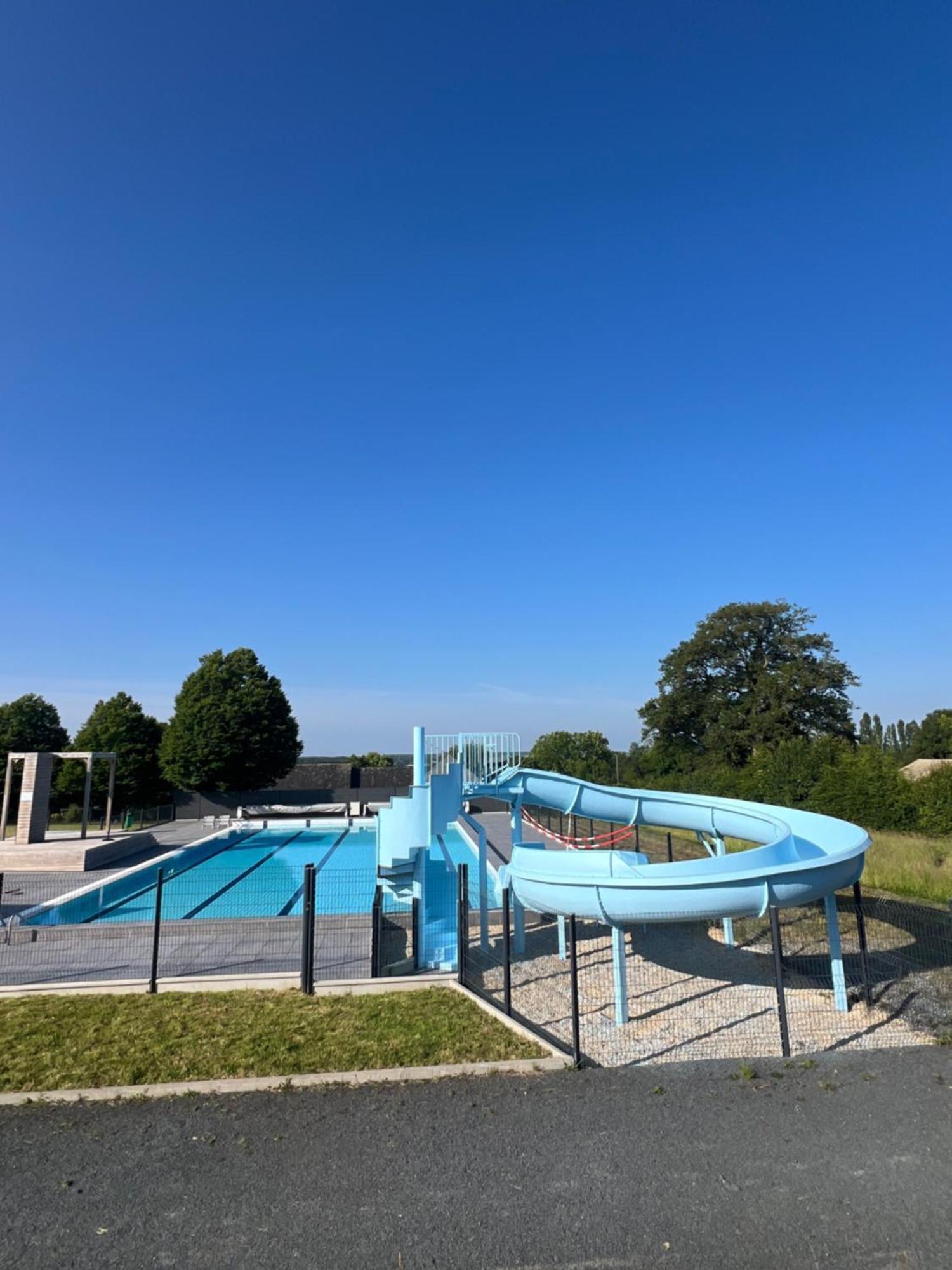 Les Lodges De Sainte-Suzanne Exterior photo